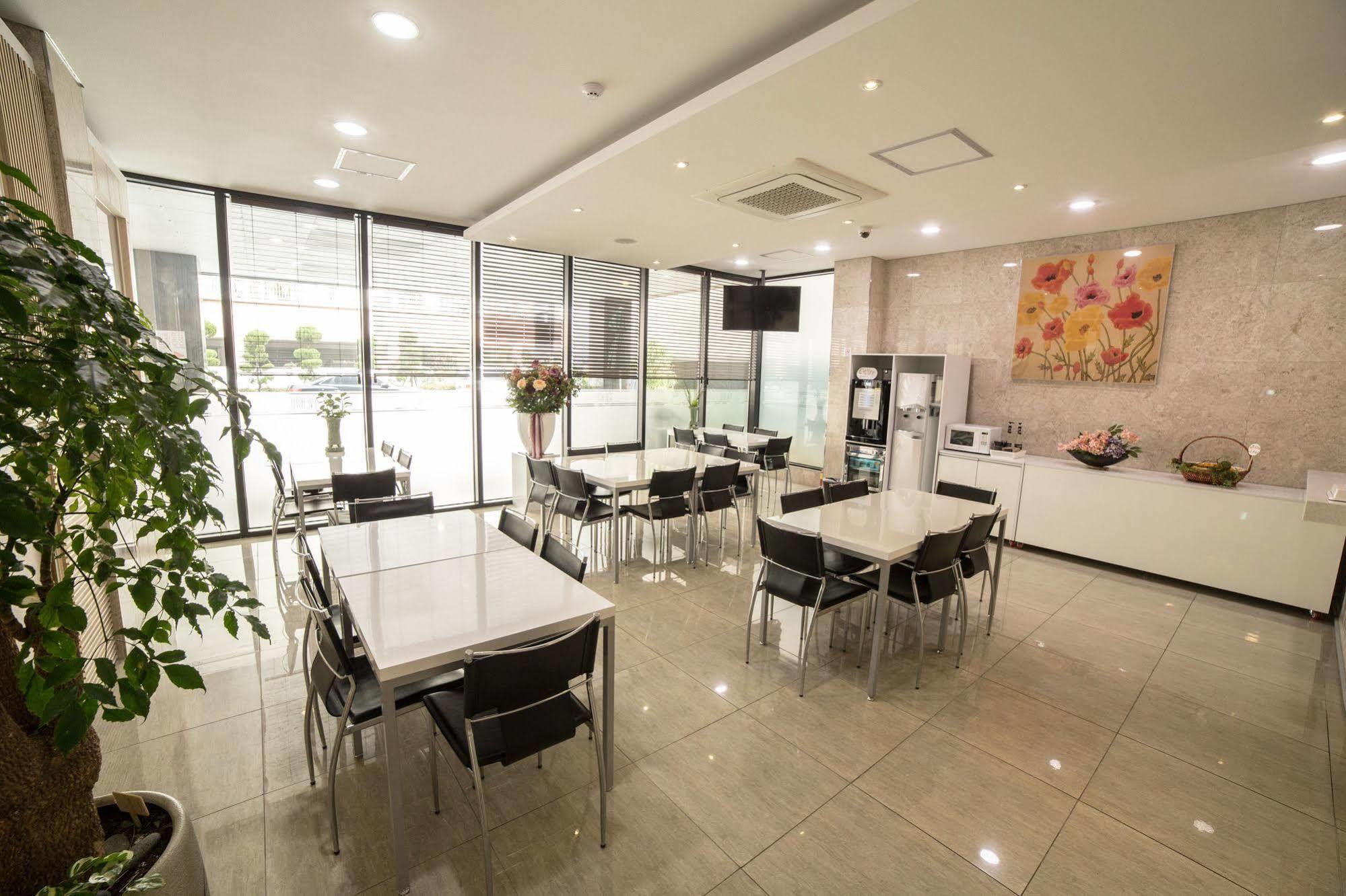 Reve Business Hotel Jeju Dış mekan fotoğraf